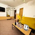 Golden Escape - Charming In Prime Location * 克拉奥华