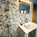 Golden Escape - Charming In Prime Location * 克拉奥华