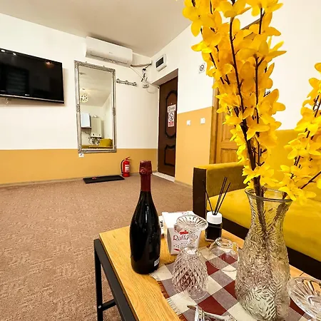 Apartament Golden Escape - Charming In Prime Location Craiova