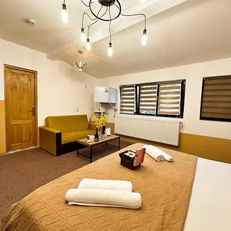 Golden Escape - Charming In Prime Location