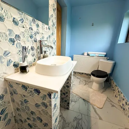 Golden Escape - Charming In Prime Location *