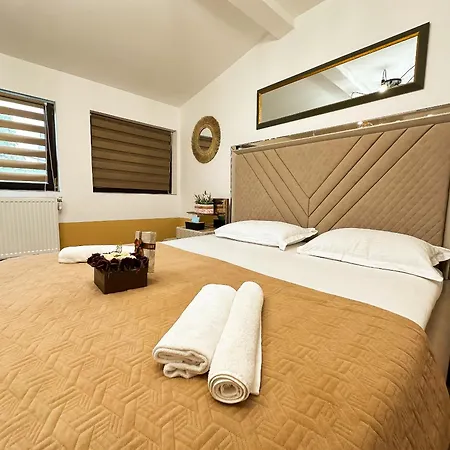 Golden Escape - Charming In Prime Location Craiova