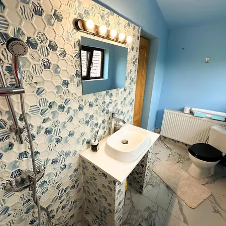 Golden Escape - Charming In Prime Location Craiova