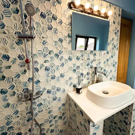 Golden Escape - Charming In Prime Location * Craiova