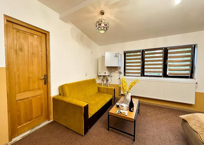 Golden Escape - Charming In Prime Location Apartament *