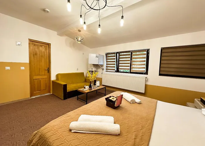 Golden Escape - Charming In Prime Location