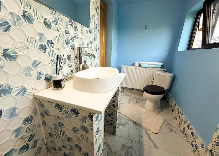 Golden Escape - Charming In Prime Location *